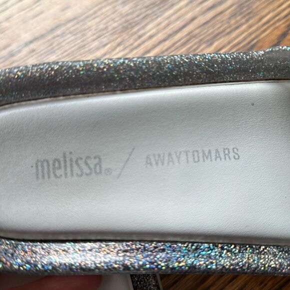 Stylish Silver Slide Sandals - Picture 4 of 10